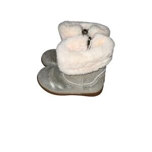 UGG Jorie II Metallic Boot Silver/Gold With A Sheepskin Collar Size 7